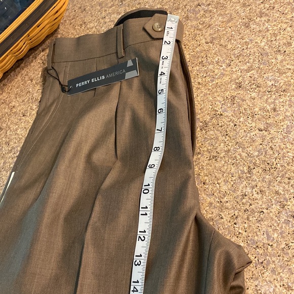NWT Perry Ellis America Brown Dress Pants With Pleats and Cuffed Bottoms W34xL30 - Picture 12 of 15